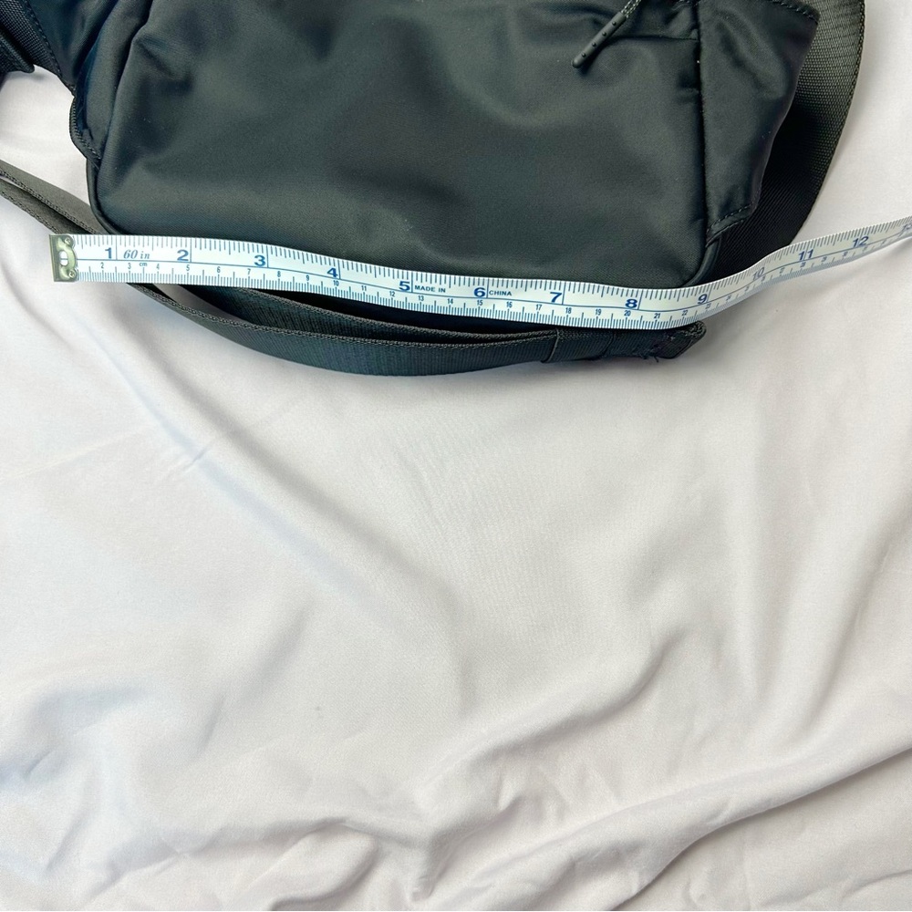 lululemon athletica Everyday Belt Bag - Picture 5 of 7